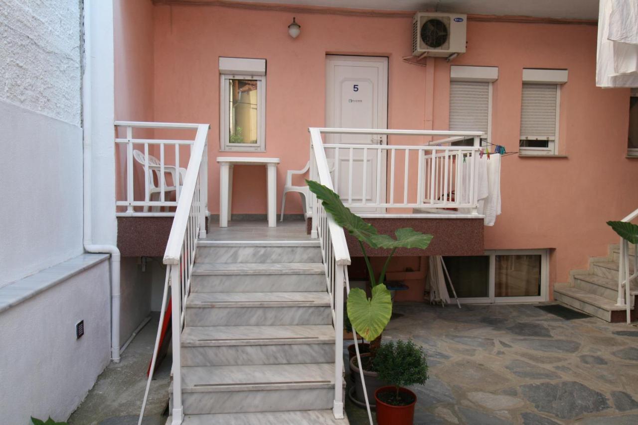 Sarti Center Studios Exterior foto